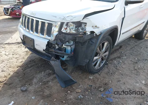 2013 Jeep Grand Cherokee Laredo z USA, uszkodzony, nr VIN 1C4RJFAG5DC587139